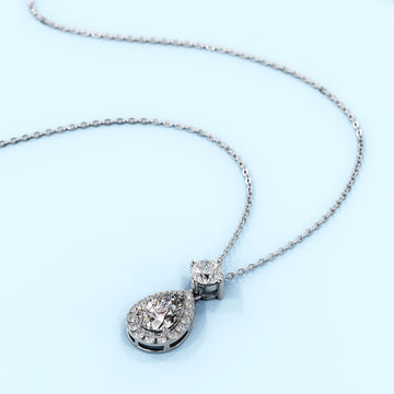 Mystique Bloom Necklace Clear