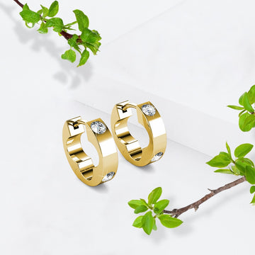 Classic Round Stud Earrings in Gold Adorned with Crystals from Swarovski®