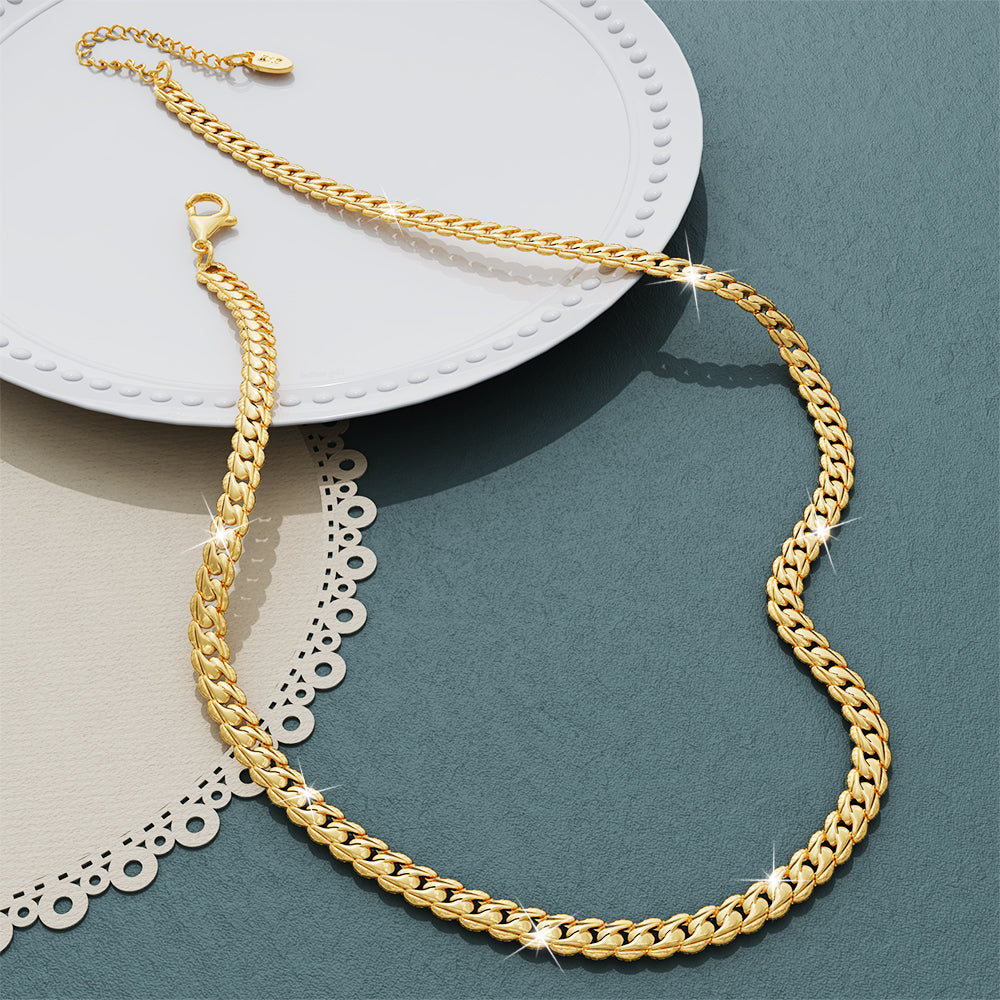 Cuban Chain Necklace in Gold