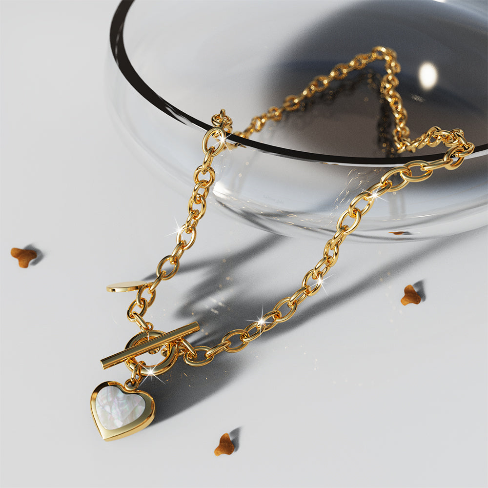 Gloria Chunky Heart Toggle Closure Necklace in Gold