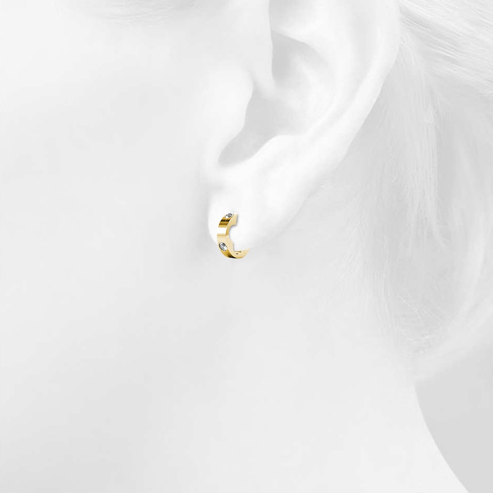 Classic Round Stud Earrings in Gold Adorned with Crystals from Swarovski¬Æ
