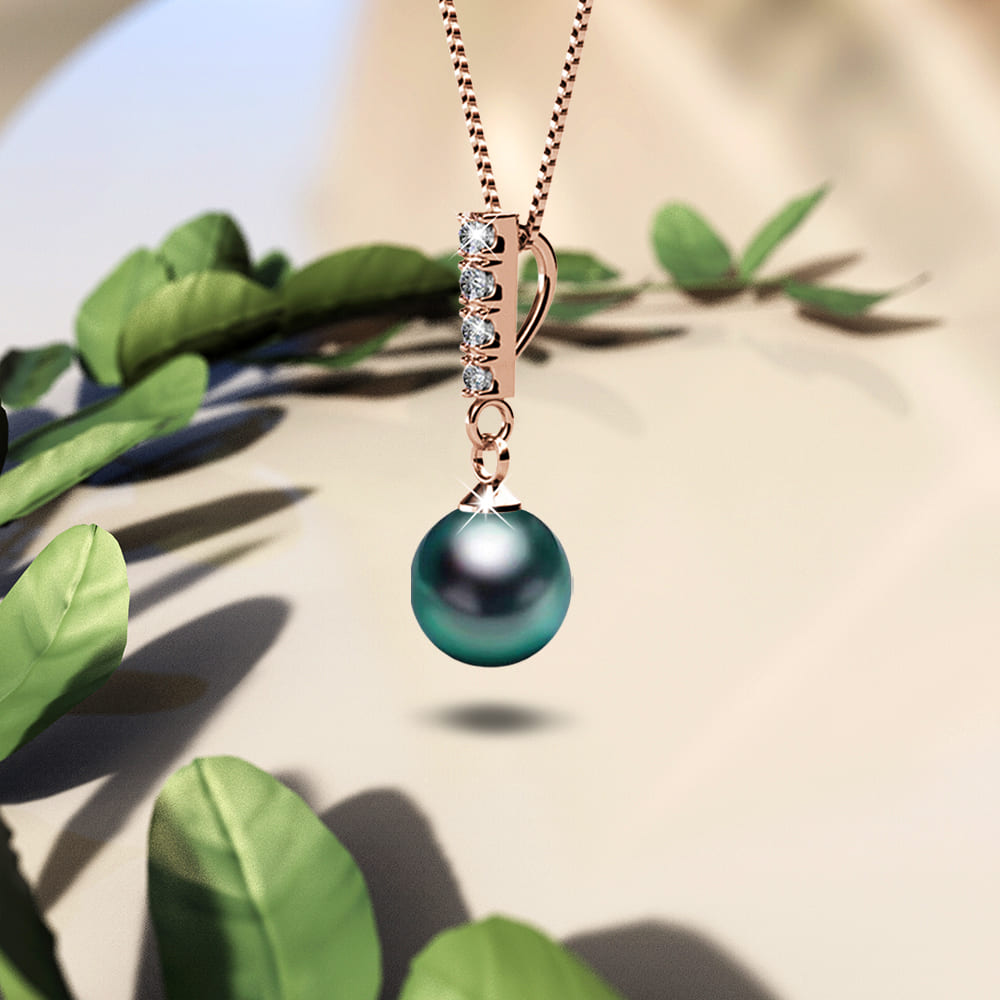 Lustrous Pendant Necklace Embellished with Swarovski Crystal Iridescent Tahitian Look Pearls