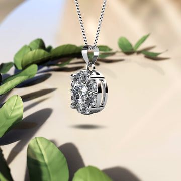 Gala Queen Necklace Embellished with Swarovski¬Æ crystals