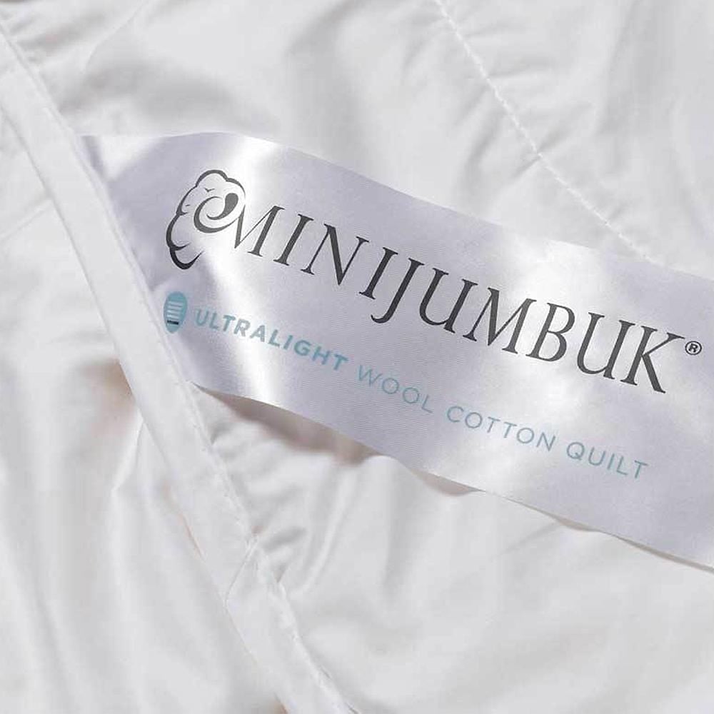 MiniJumbuk Ultralight Quilt - Queen - Brilliant Co